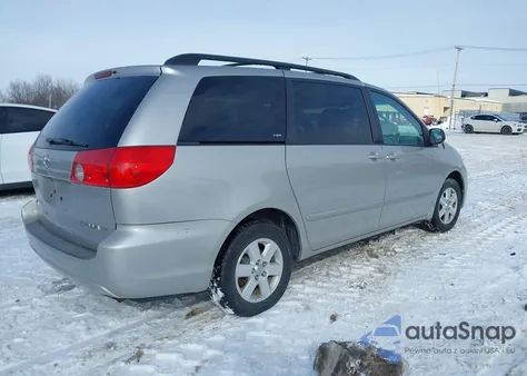 2010 Toyota Sienna Le z USA, uszkodzony, nr VIN 5TDKK4CC0AS306906